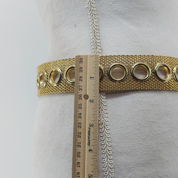 Gold Tone Women's Mesh Grommet Metal Belt 70s Disco Cosplay - Picture 8 of 12